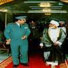 مع صاحب الجلالة السلطان قابوس بن سعيد، سلطان عُمان